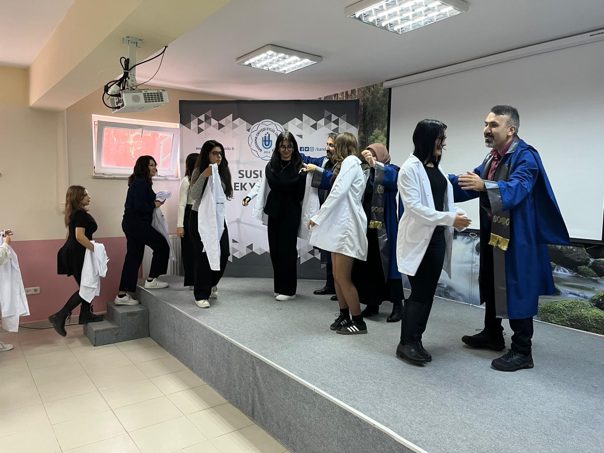 Beyaz Önlük Giyme Töreni